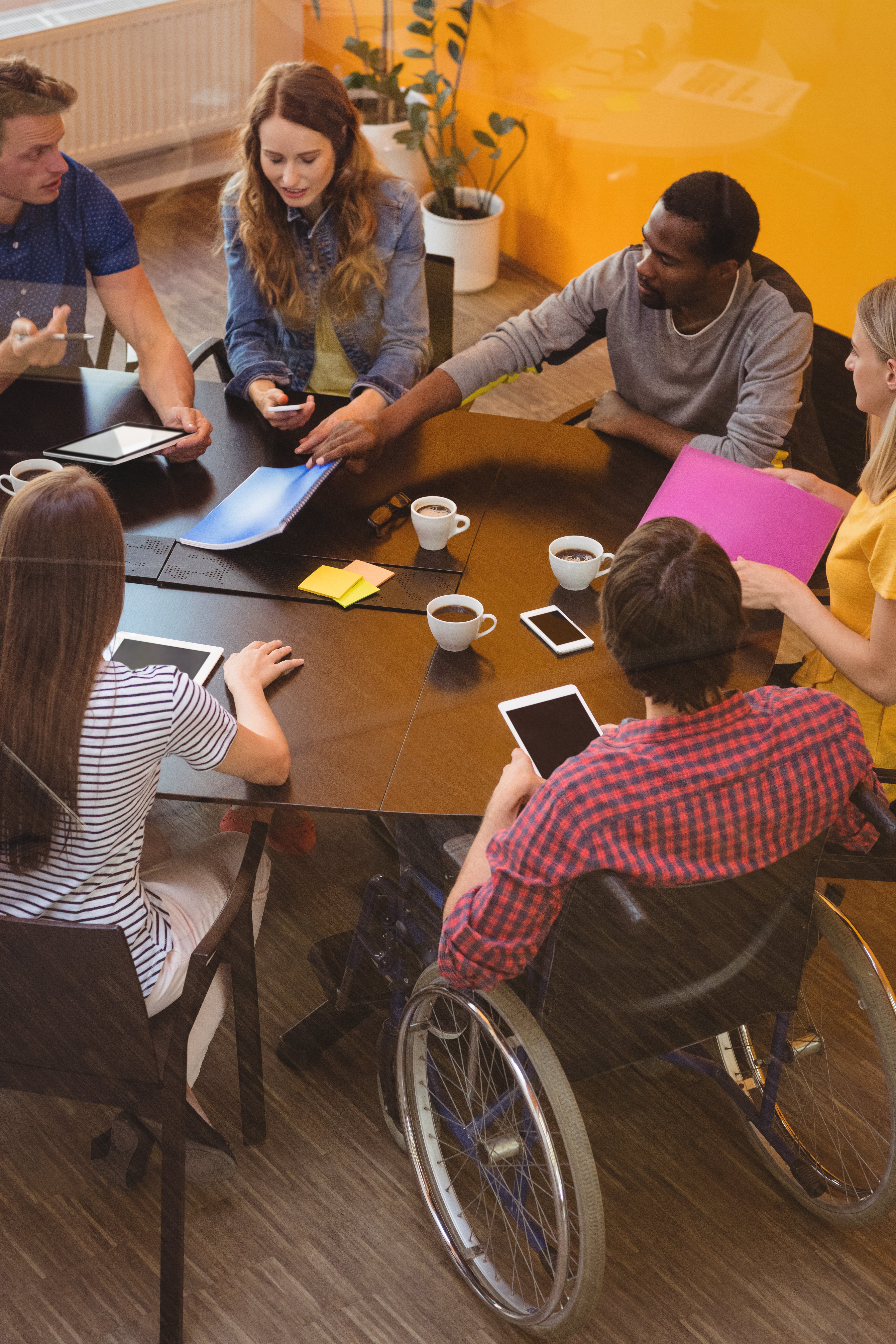 The Ultimate Guide to Hosting a Quiz Night: Tips for Fun and Engagement